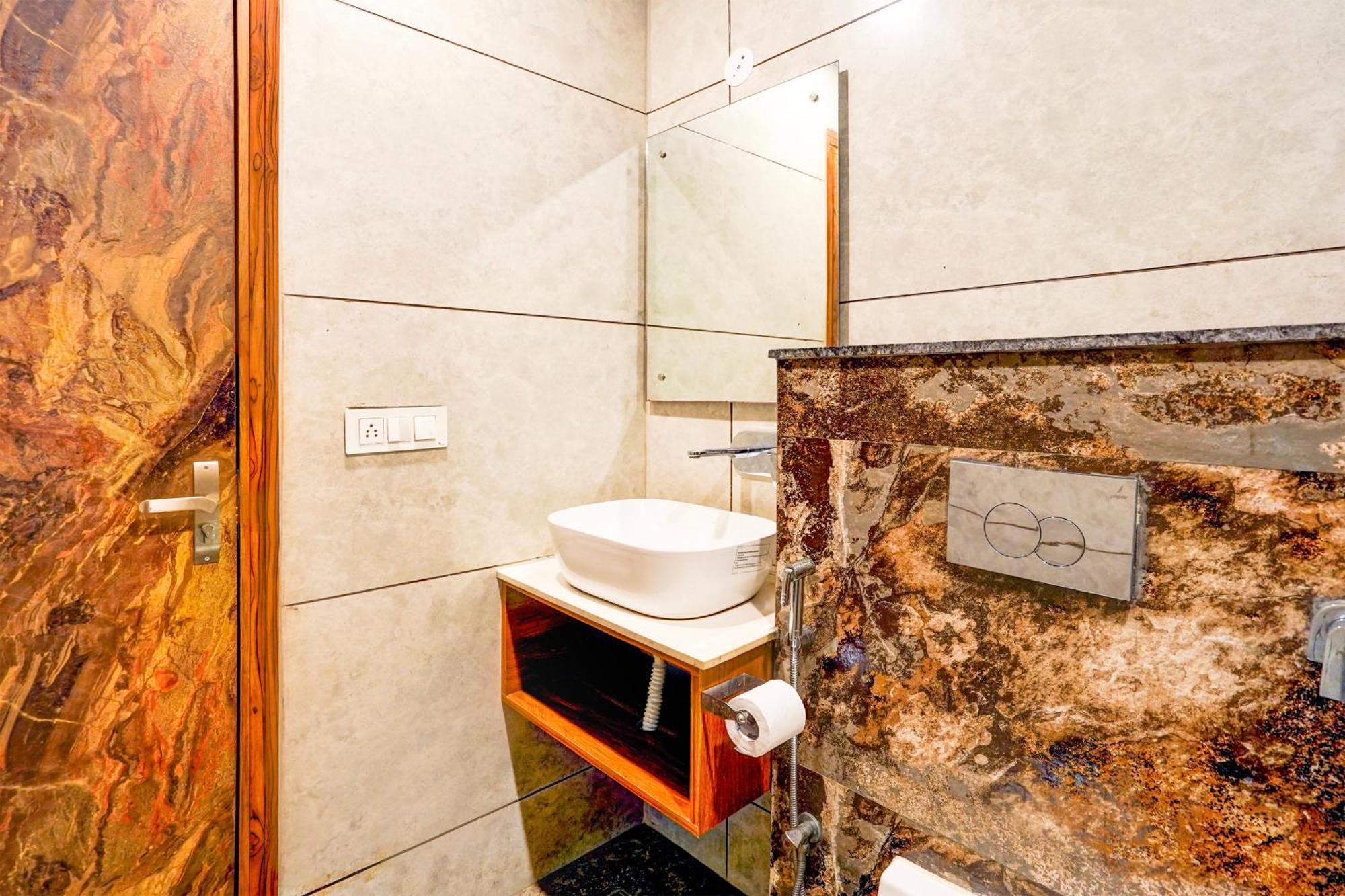 Hotel Krone International A Family Near Igi Airport Delhi
