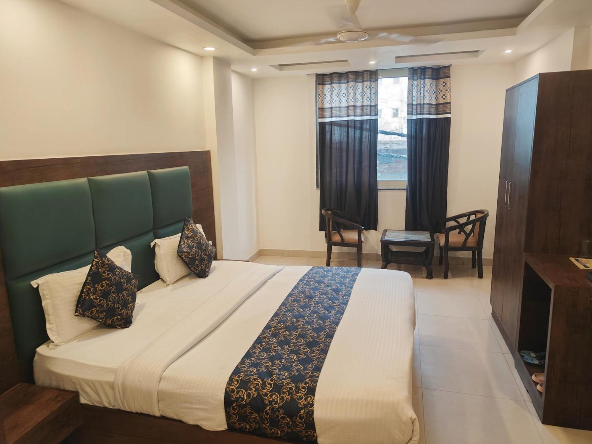 Krone International A Family Near Igi Airport Delhi * New Delhi