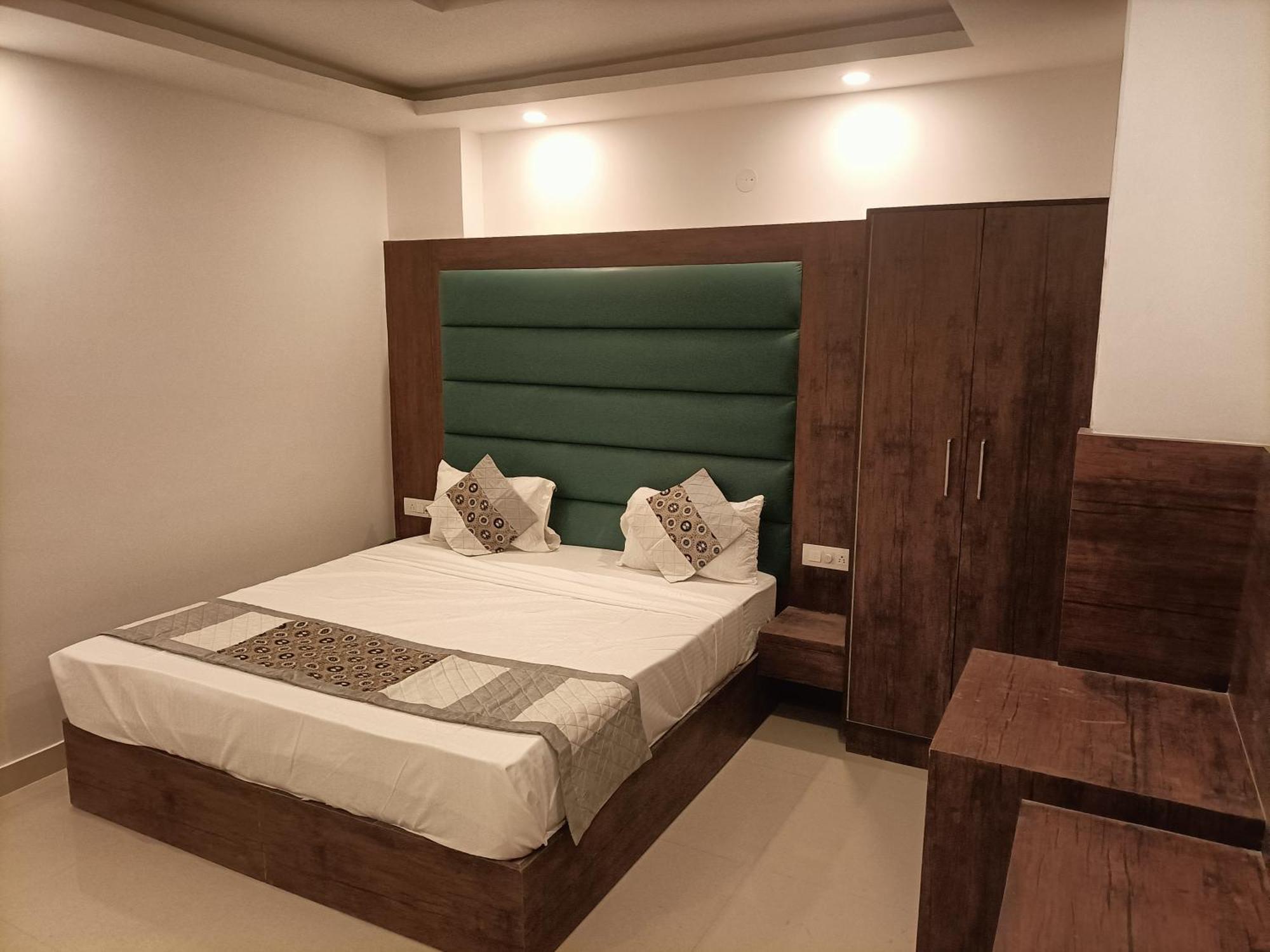 Hotel Krone International A Family Near Igi Airport Delhi New Delhi